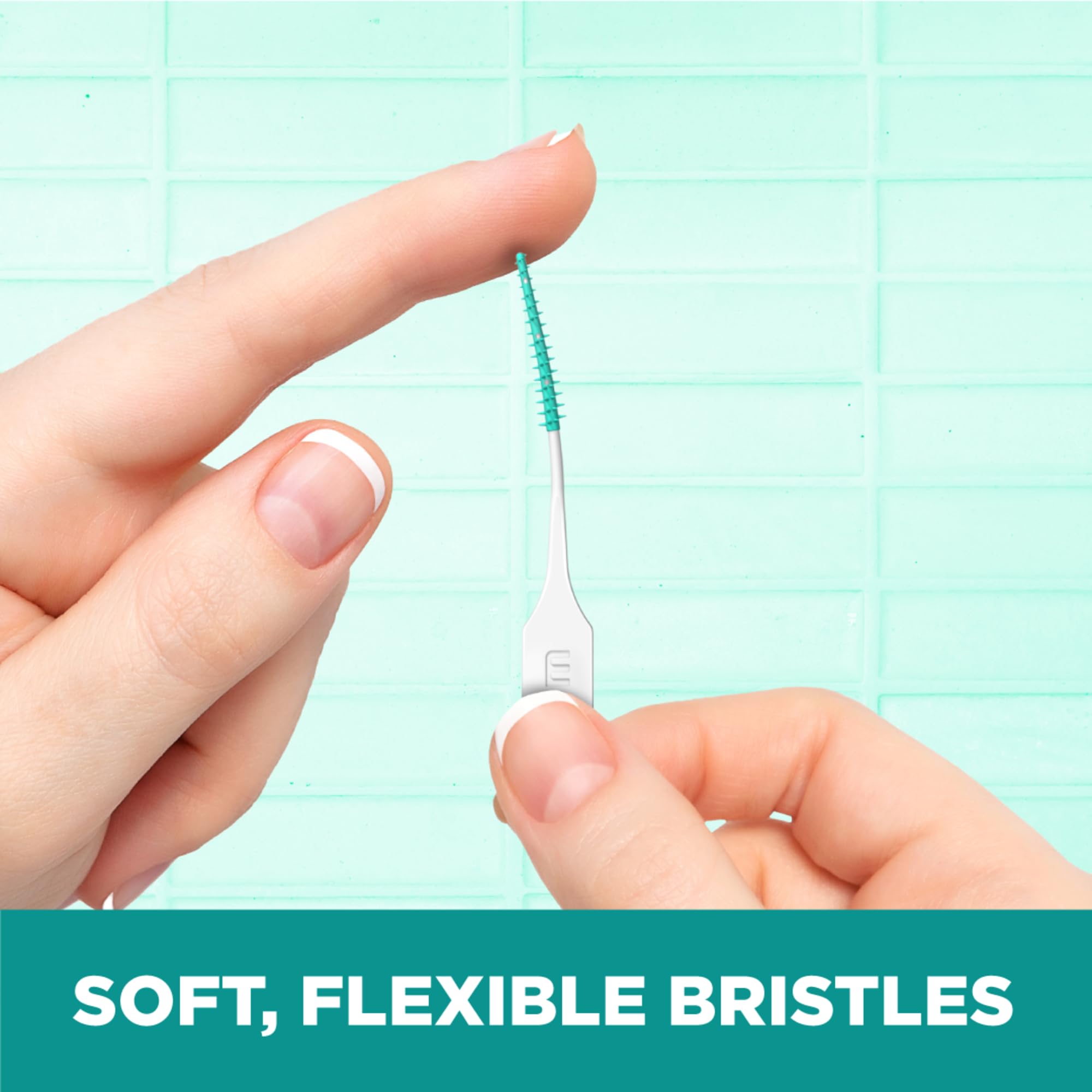 GUM pick usado junto a brackets para limpieza alrededor de ortodoncia