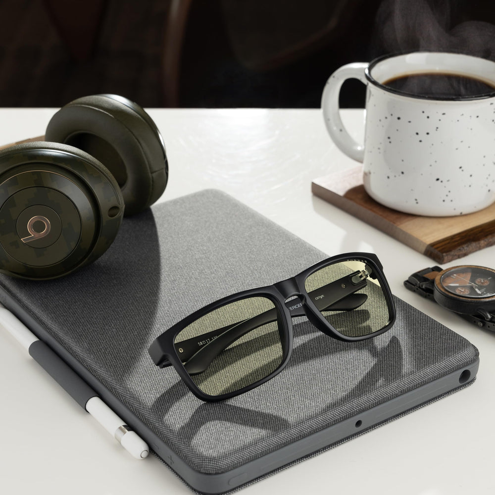 Gunnar Intercept Onyx con funda y paño de microfibra para transporte seguro