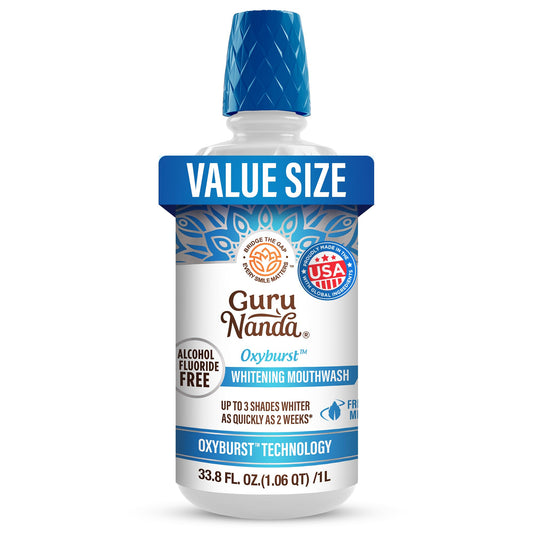 Botella frontal GuruNanda Whitening Mouthwash mostrando tamaño familiar y beneficio blanqueador