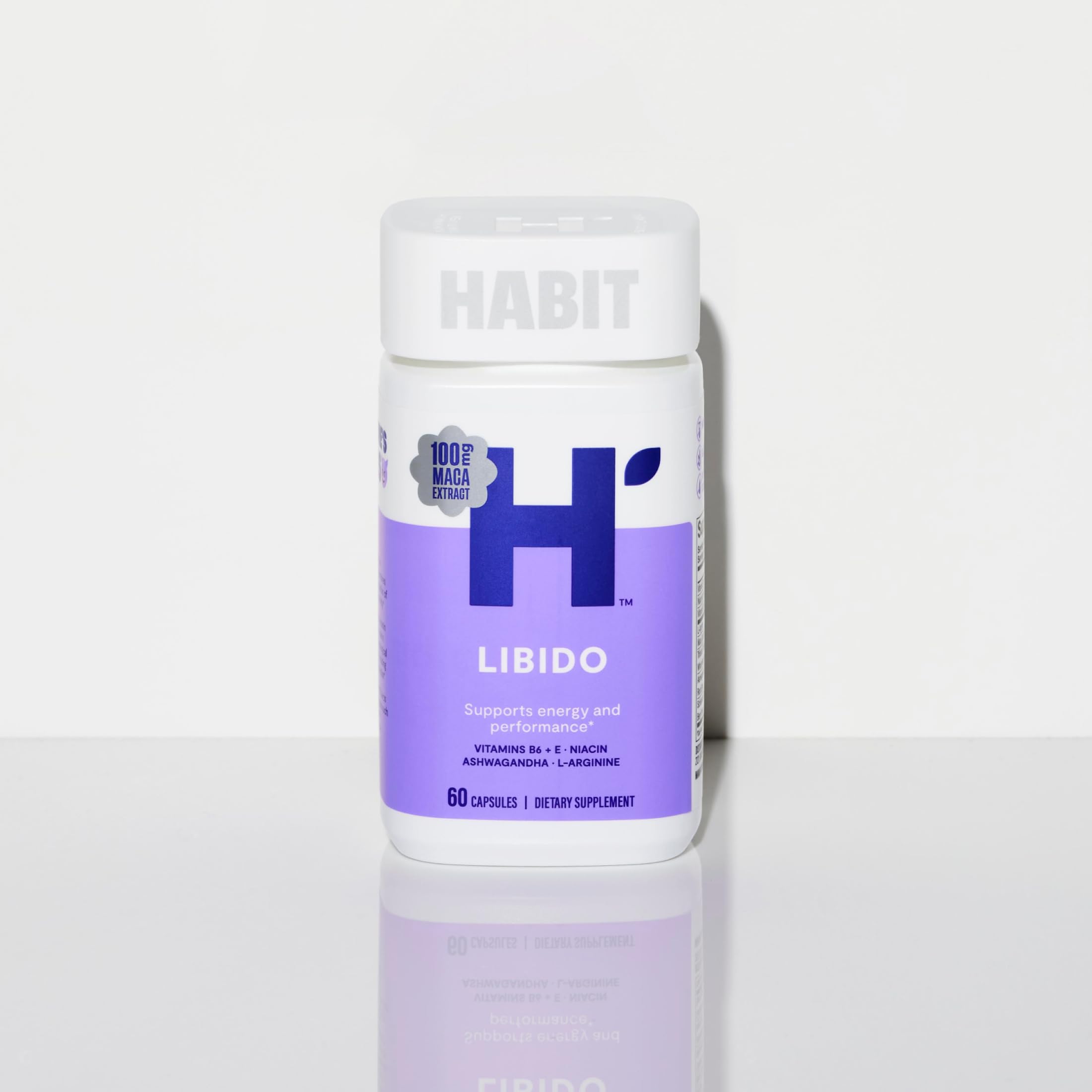 Health By Habit pareja relajada en ambiente íntimo mostrando bienestar