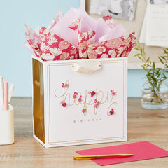 Hallmark detalle foil dorado en "happy" que añade brillo elegante