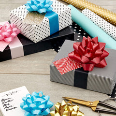 Hallmark detalle de la textura metálica que añade elegancia