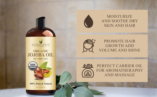 Close-up de textura del aceite Handcraft Blends jojoba sobre piel, demostrando absorción rápida y hidratación ligera