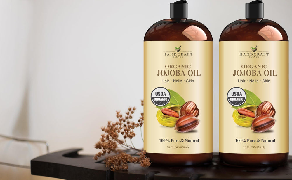 Handcraft Blends botella junto a objetos para escala, ideal para uso doméstico y profesional