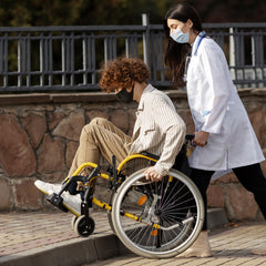 Hariendny extensor instalado en silla de ruedas demostrando compatibilidad y control