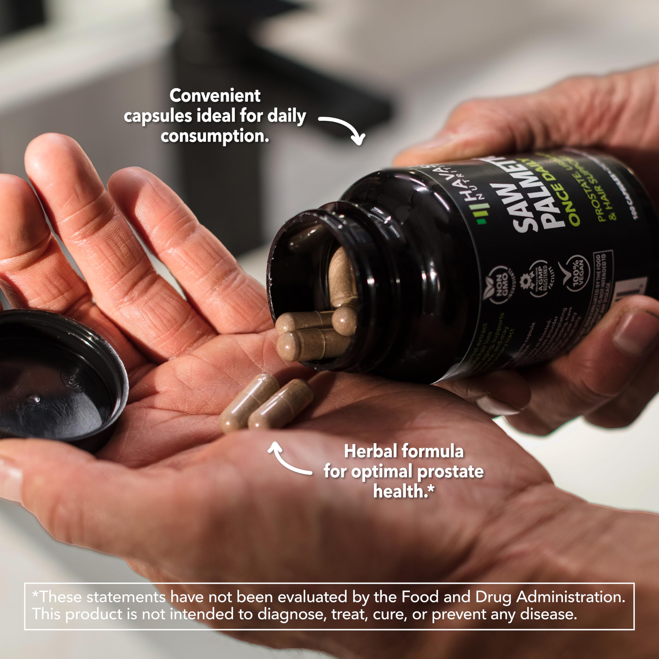HAVASU NUTRITION cápsula en mano mostrando tamaño práctico