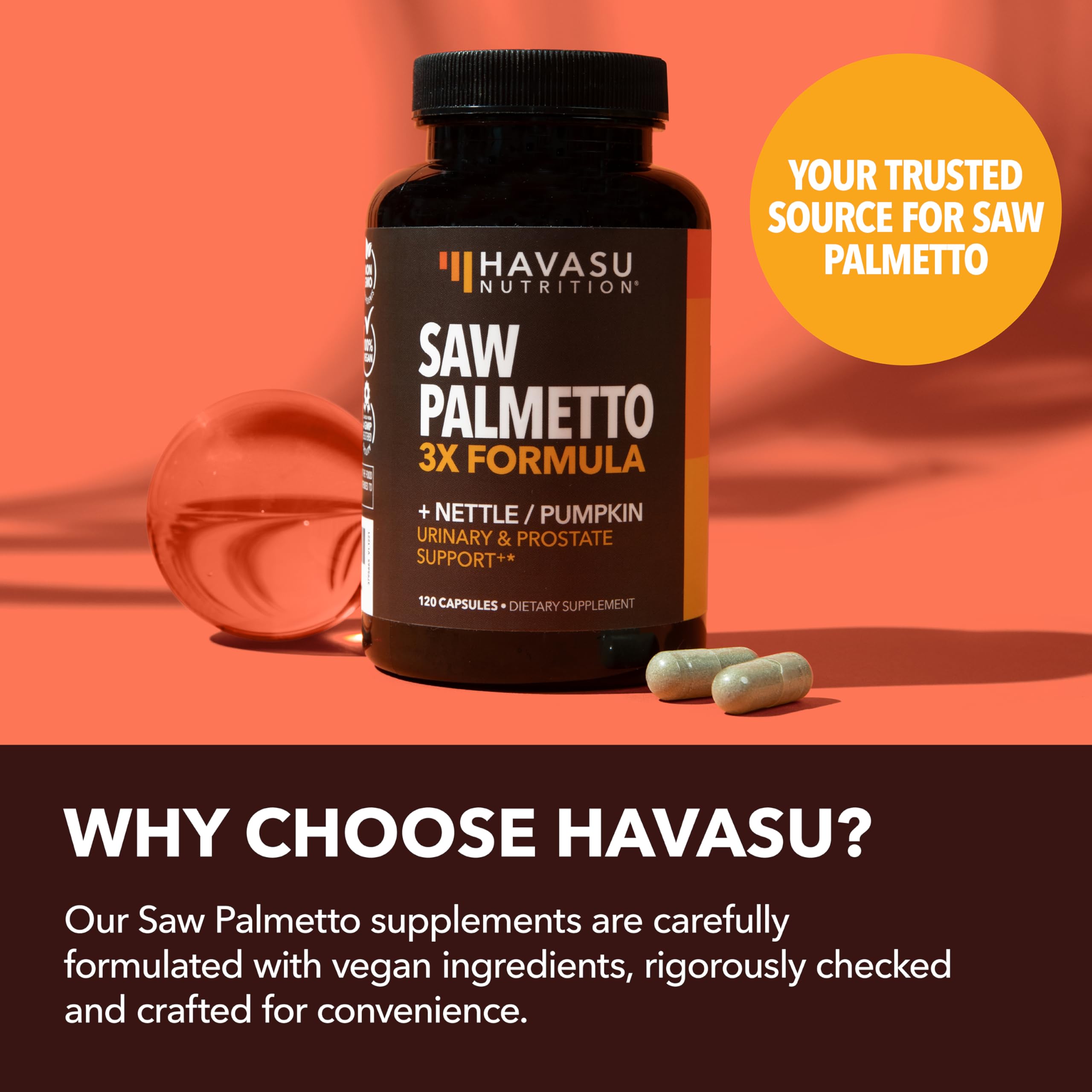 Hombre tomando Saw Palmetto HAVASU NUTRITION en ambiente cotidiano para bienestar