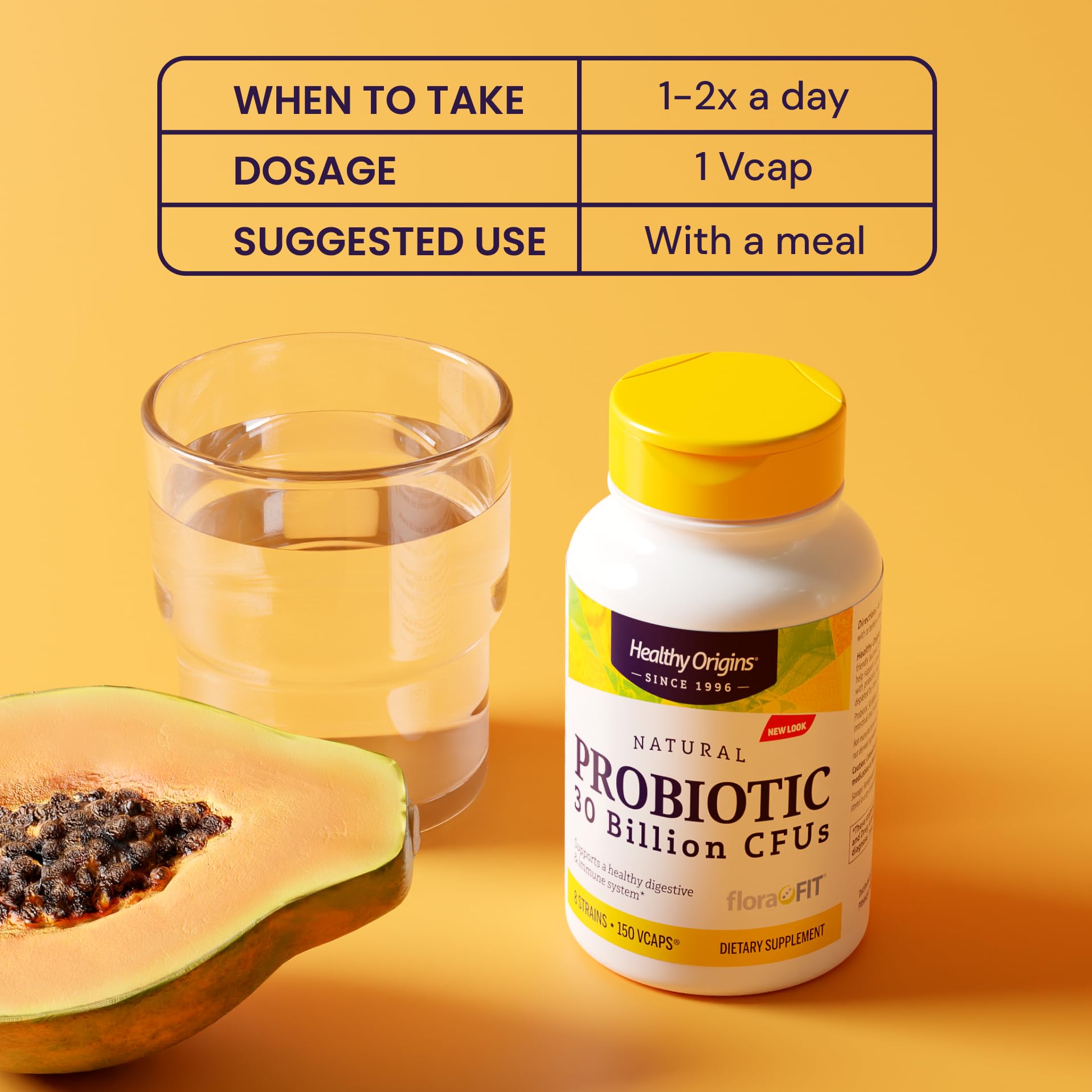 Healthy Origins: persona tomando cápsula con agua para conveniencia diaria