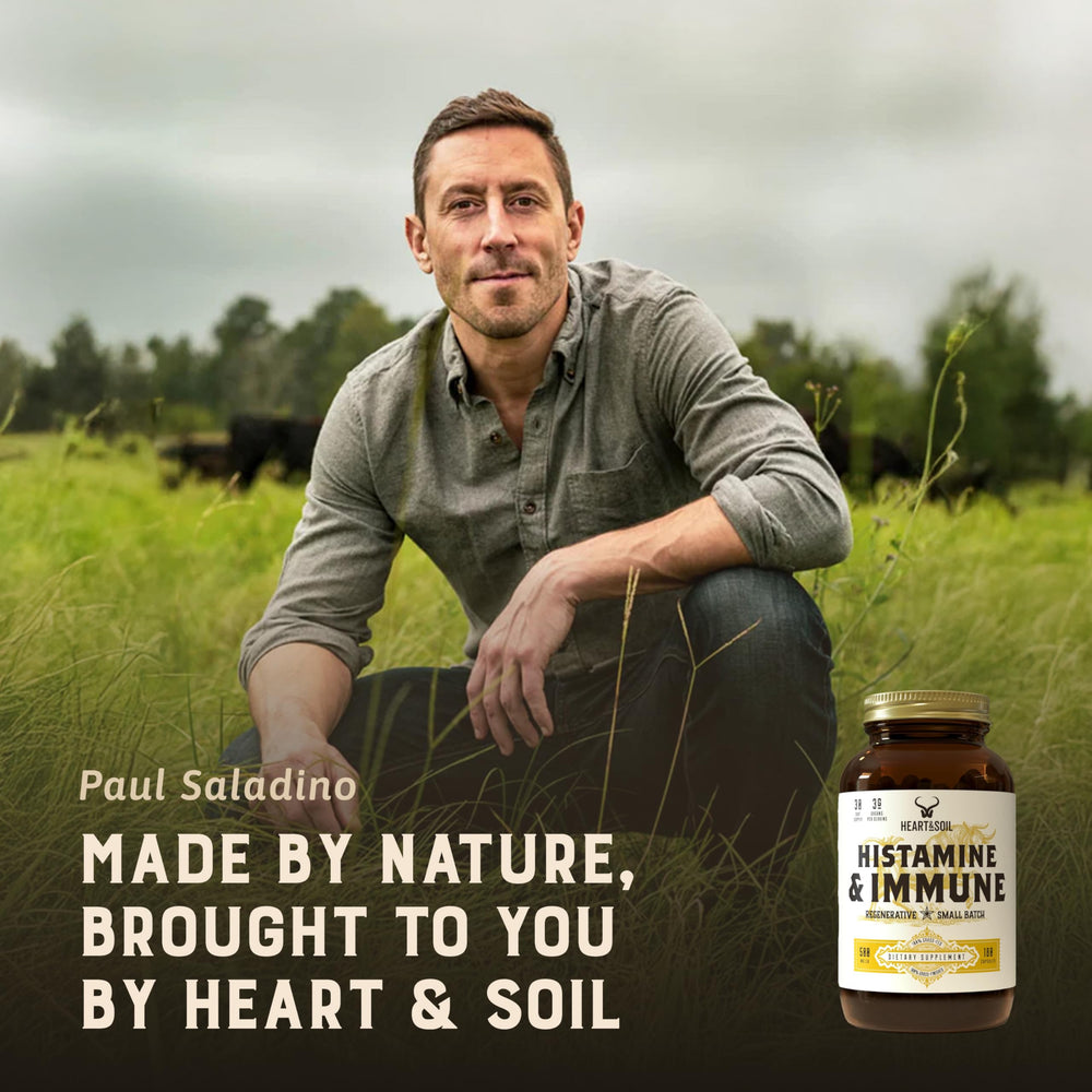 HEART & SOIL persona sosteniendo cápsulas mostrando porción recomendada