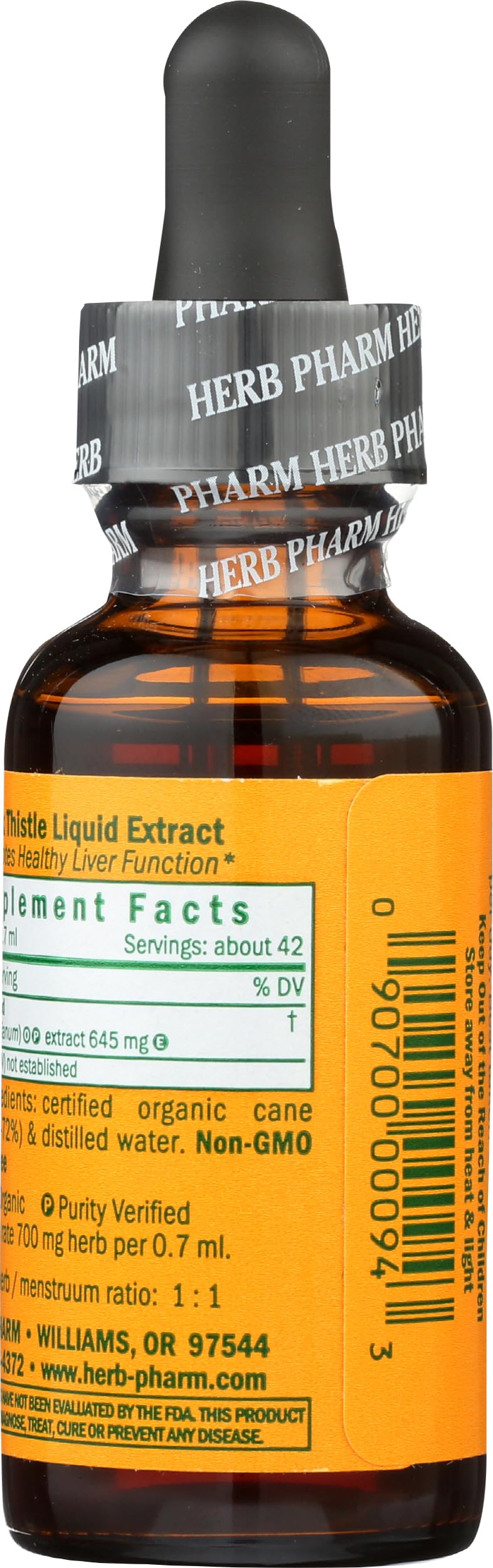 Herb Pharm botella en mano para mostrar tamaño y cantidad de porciones