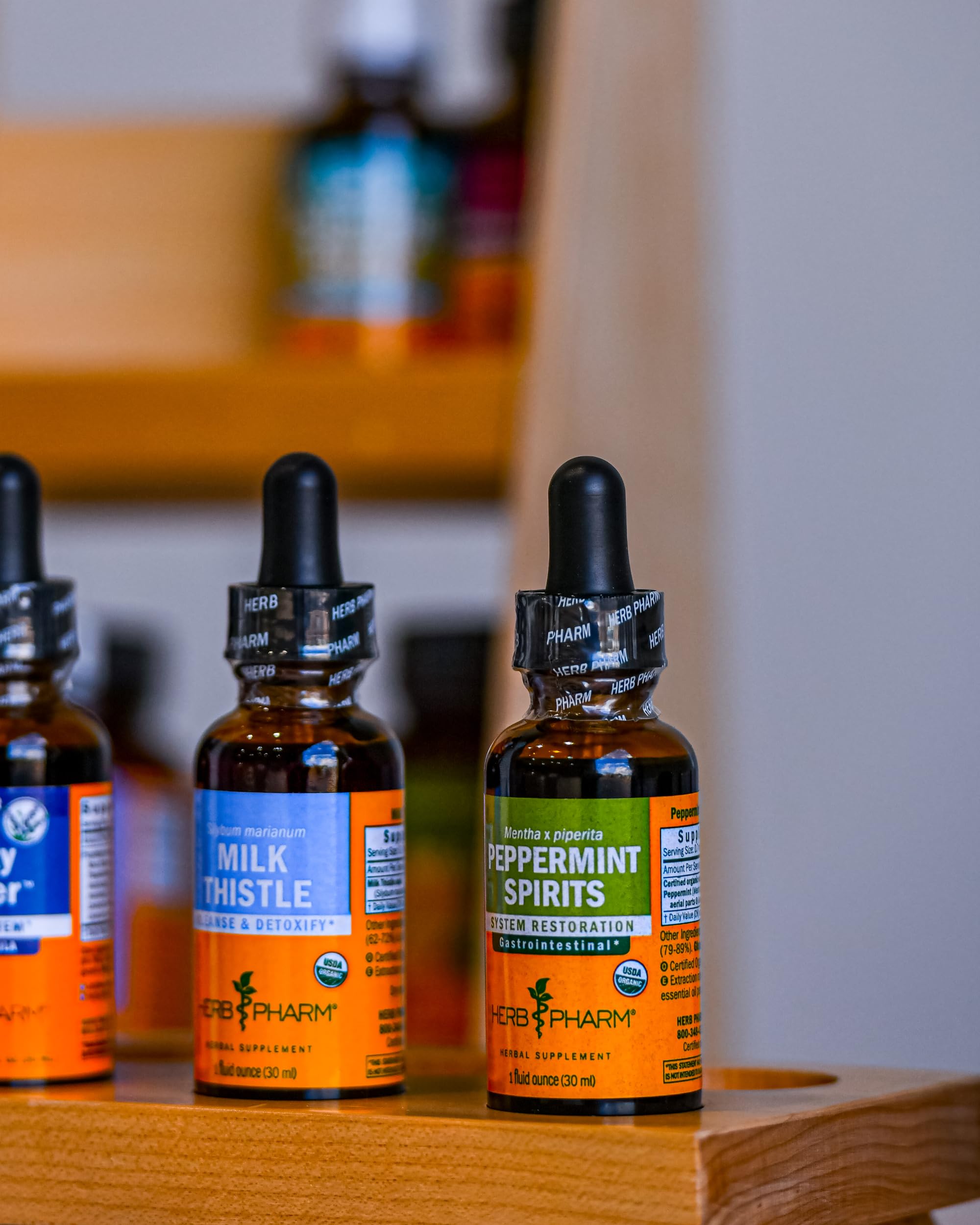 Herb Pharm paisaje de la finca regenerativa donde crecen las hierbas