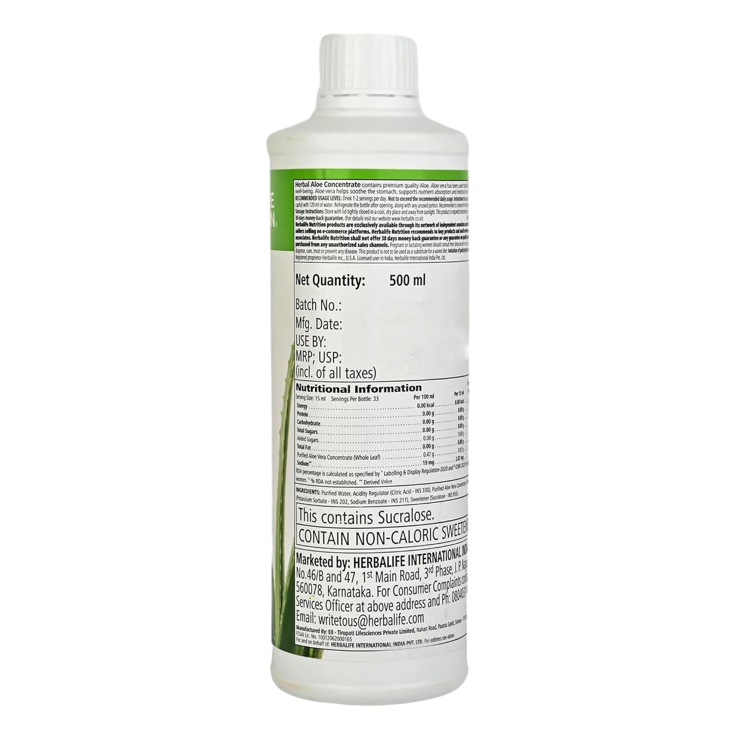 Herbalife bebida diluida en vaso con hielo lista para consumo refrescante