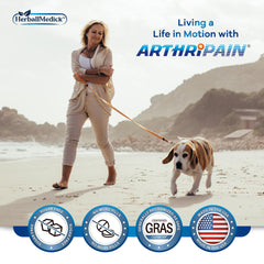 HerballMedick Arthripain bebida junto a zapatillas mostrando uso activo