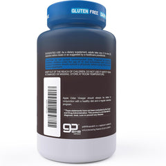 Herbtonics persona en rutina matutina tomando cápsula con agua