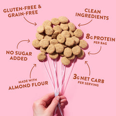 HighKey galletas en mano mostrando tamaño y porción conveniente