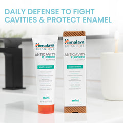 Himalaya pasta dental en cepillo lista para uso y frescura