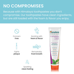 Himalaya ingredientes Neem y granada cerca destacando acción limpiadora natural