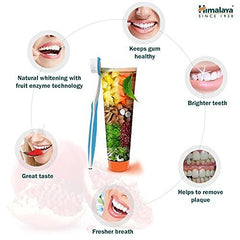 Himalaya primer plano de espuma suave que limpia sin irritar