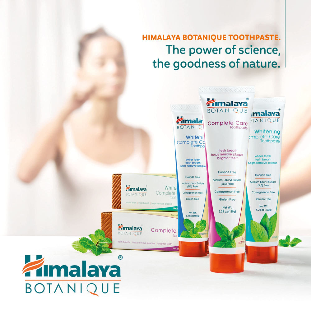 Himalaya escena de uso en baño familiar que transmite confianza