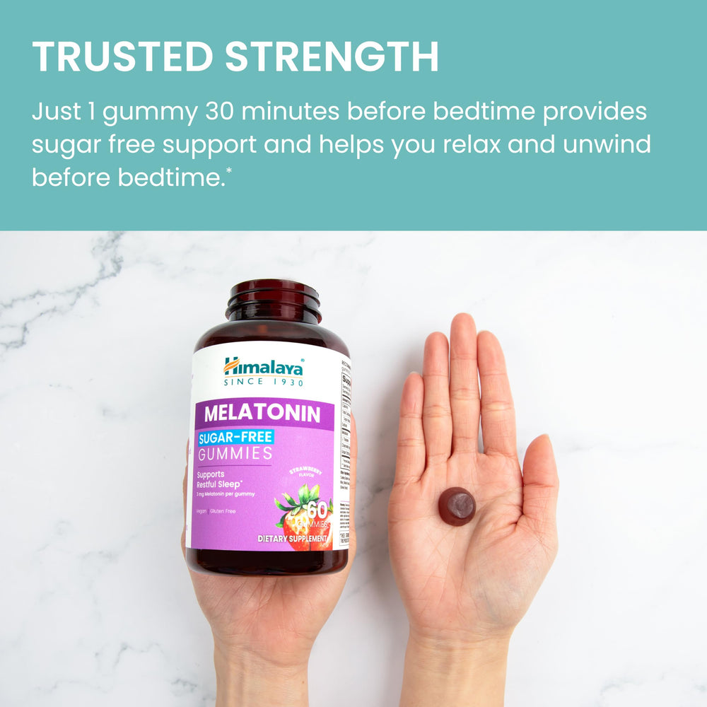 Himalaya gomitas sobre mesita nocturna integradas en rutina relajante