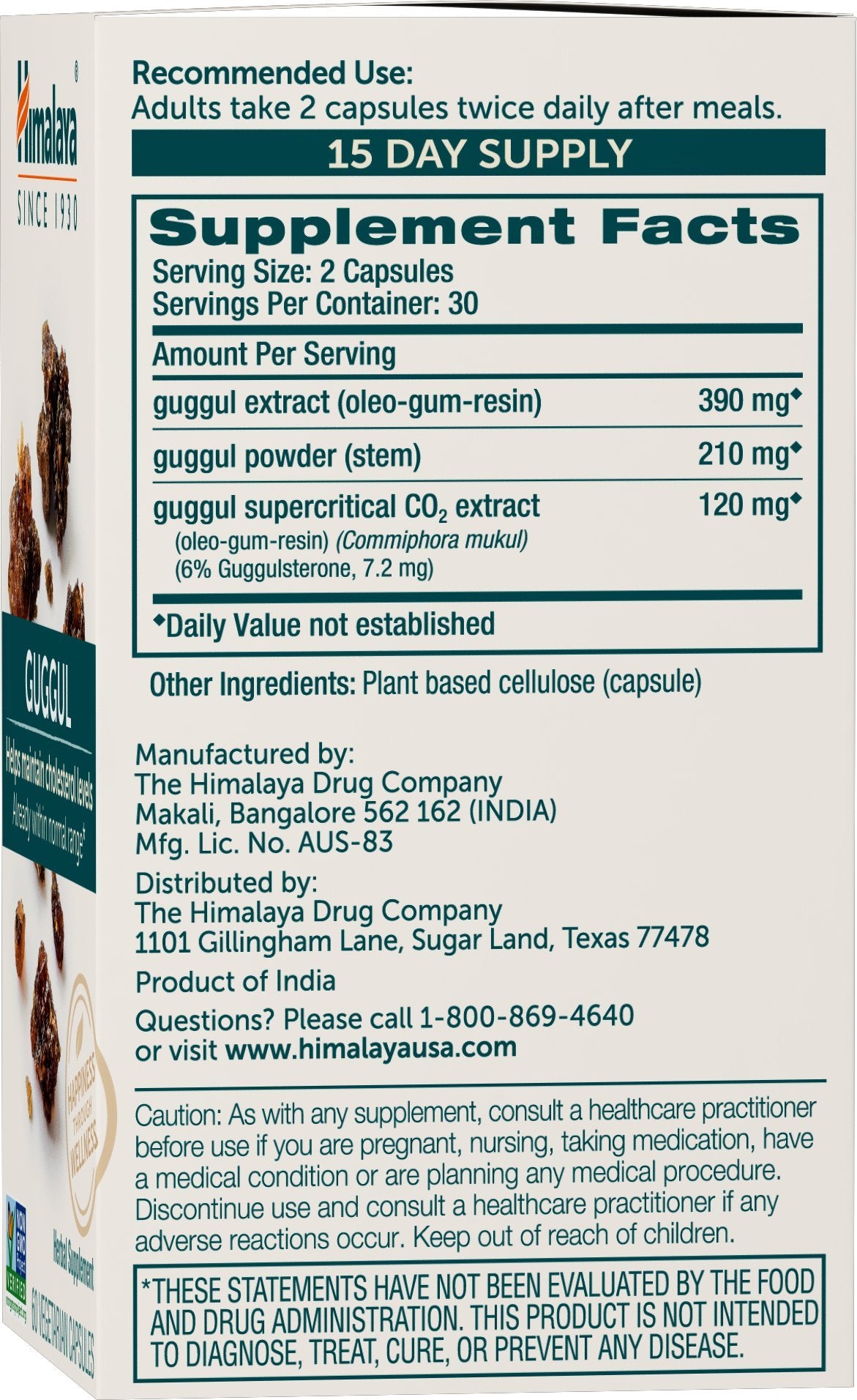 Himalaya Guggul cápsula en primer plano mostrando textura y concentración, fácil de tragar