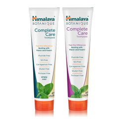 Himalaya textura de la espuma cremosa mostrando limpieza suave y fresca