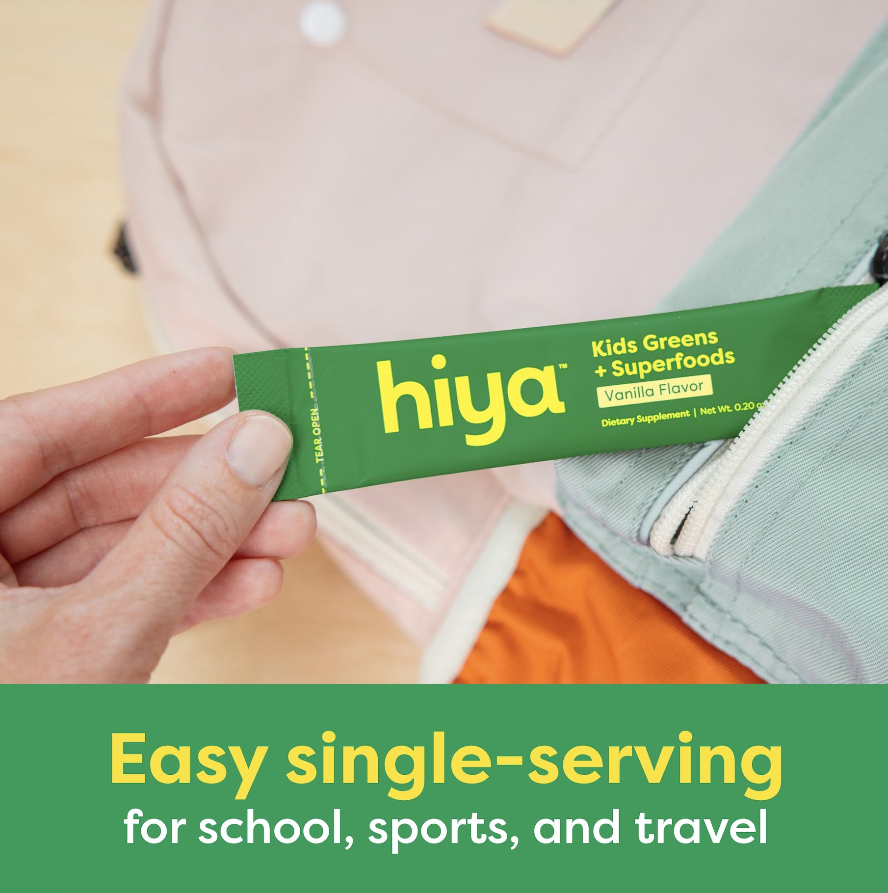 HIYA stick abierto con polvo visible listo para añadir a bebida