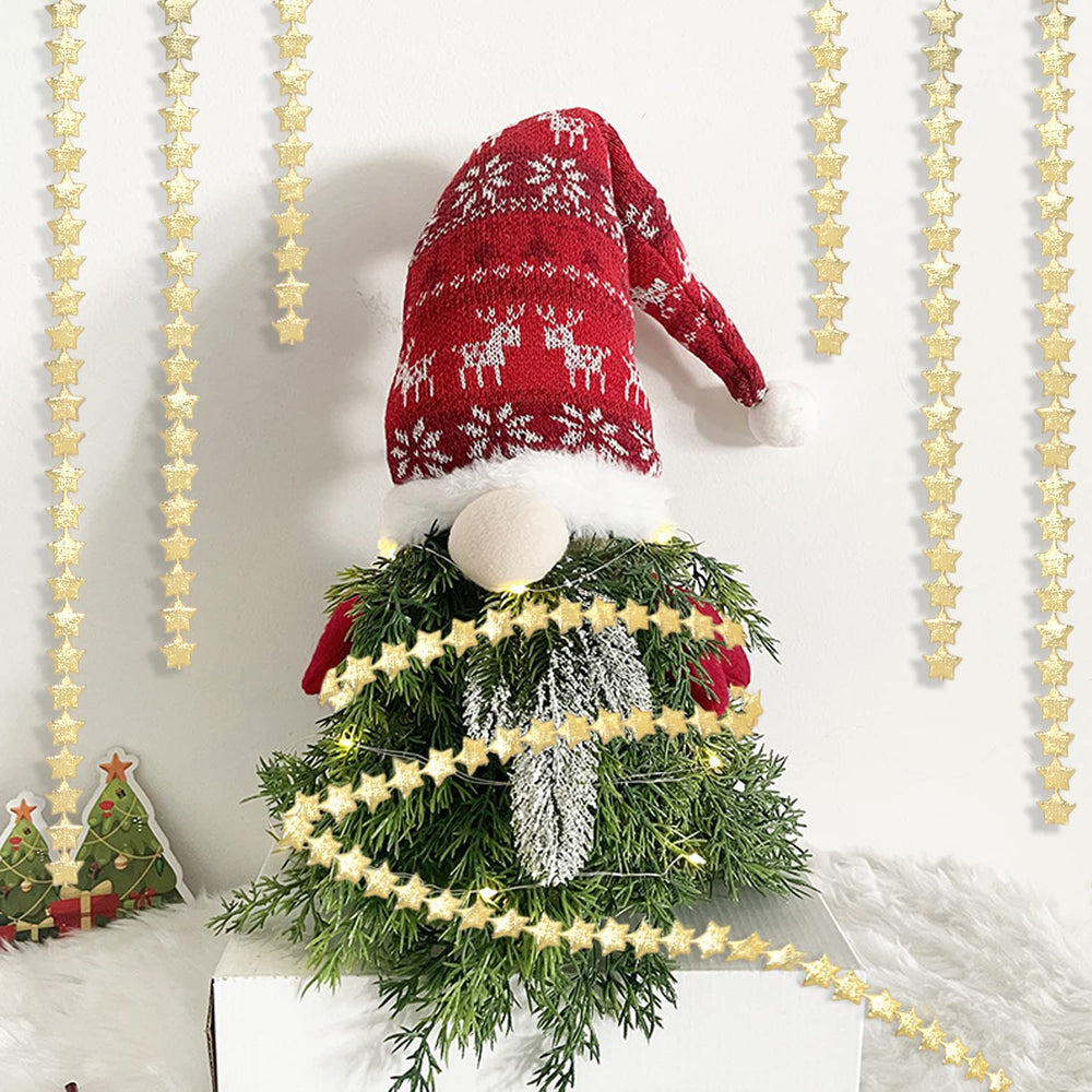 Honbay cinta colocada en un árbol de Navidad añadiendo brillo festivo a la escena