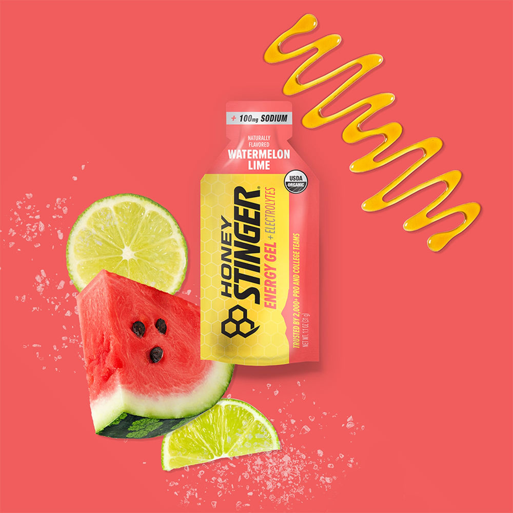 Honey Stinger gel junto a regla para comparar tamaño y portabilidad