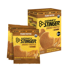 Corte del waffle Honey Stinger que revela relleno de miel y mantequilla de cacahuete