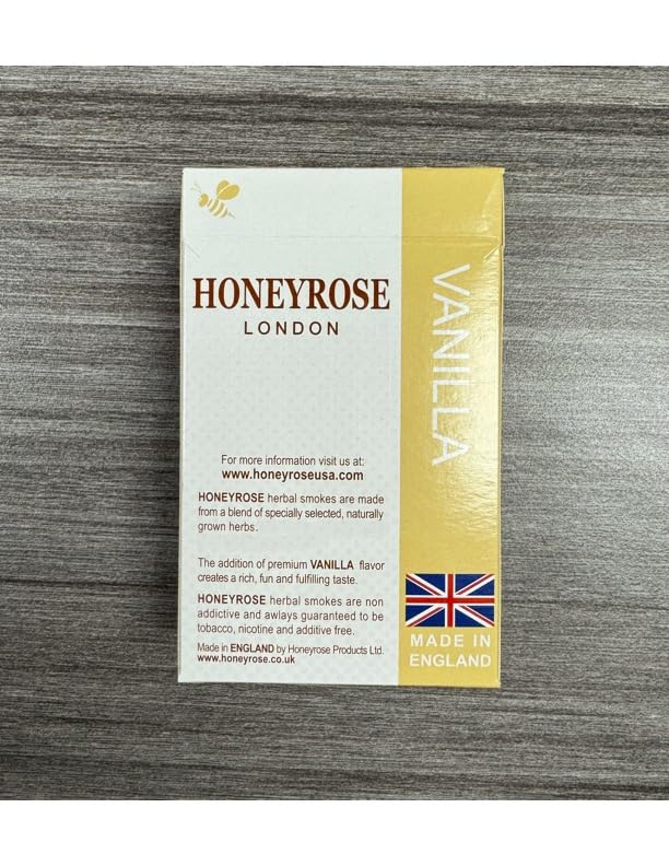 Honeyrose mano sujetando cigarrillo herbal, mantiene rutina sin nicotina