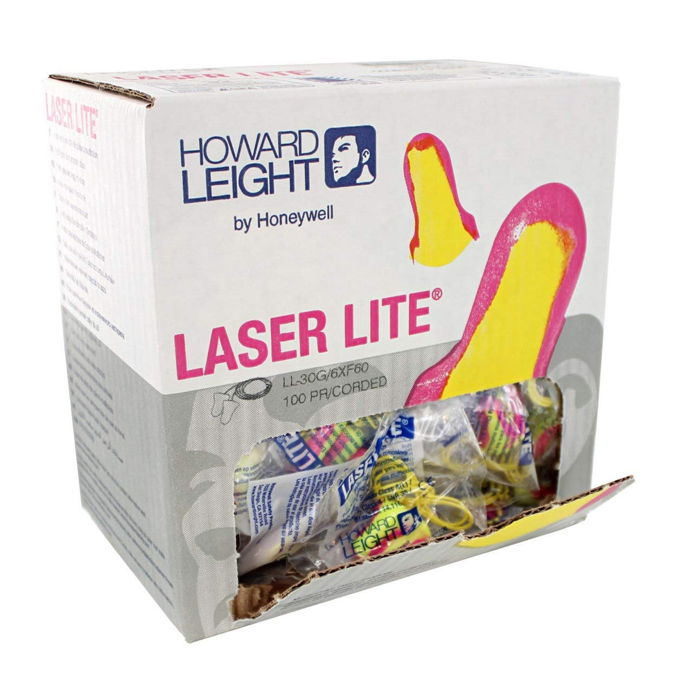 Howard Leight trabajador en obra llevando tapones mostrando cumplimiento de seguridad