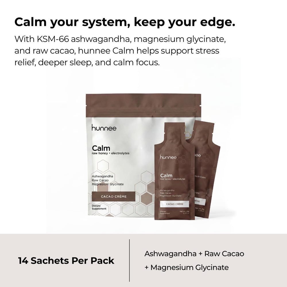 Hunnee H sachet junto a una regla para comparación de tamaño y portabilidad