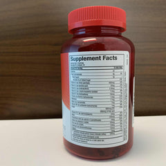 Comparación de tamaño Hydroxycut con una moneda para referencia de porción
