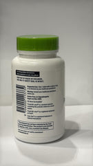 Hyperbiotics envase en repisa de baño reflejando uso cotidiano y orden
