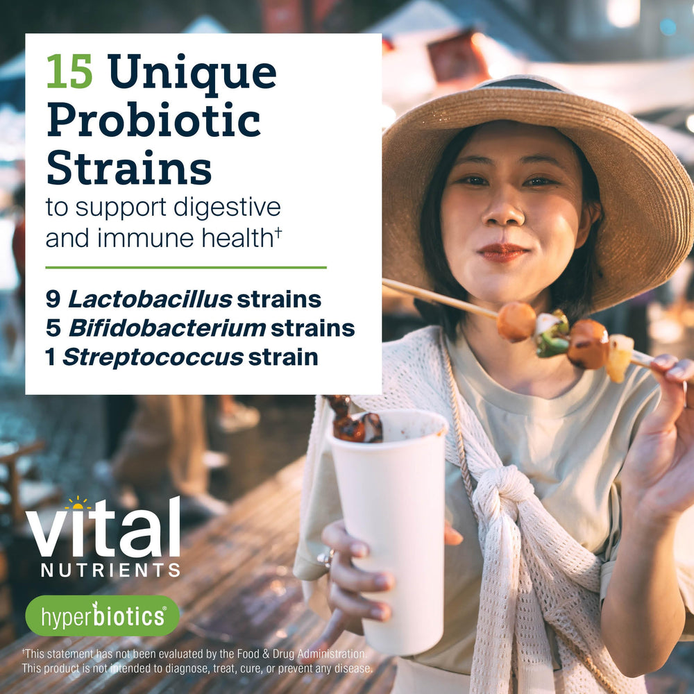 Hyperbiotics Pro-15 persona sosteniendo la tableta para toma diaria conveniente