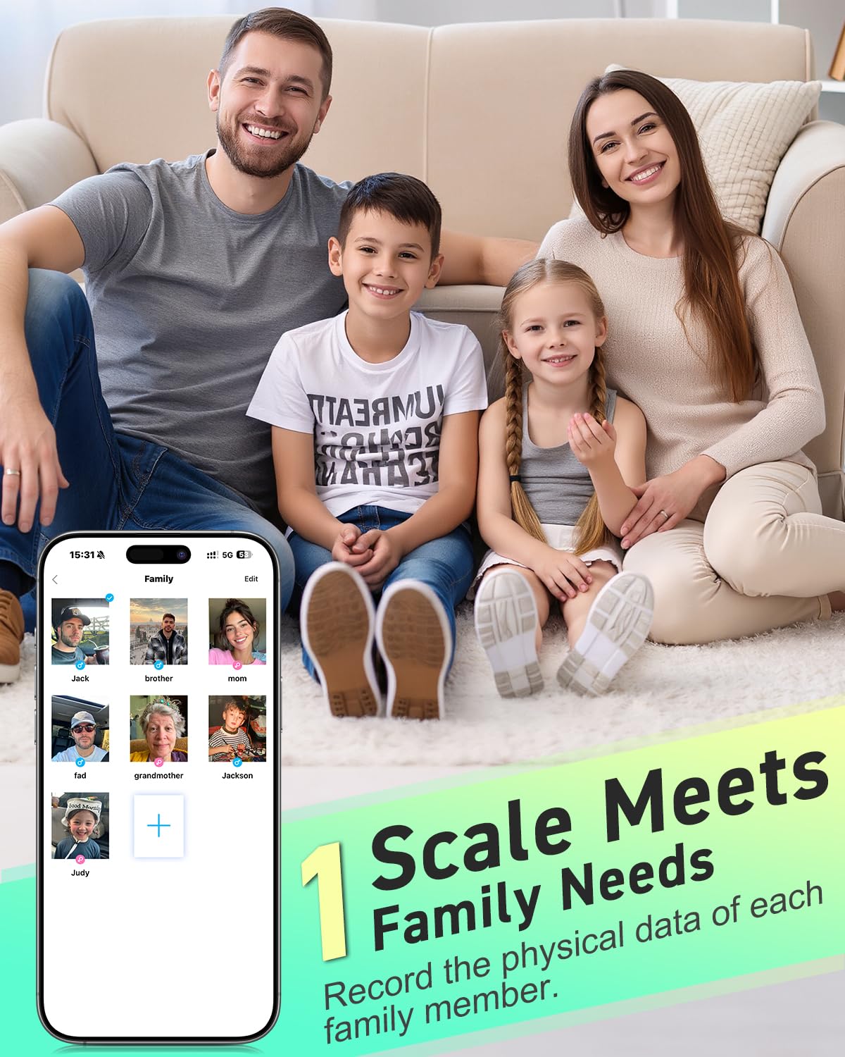 Persona descalza usando báscula INSMART mientras sincroniza datos en la app