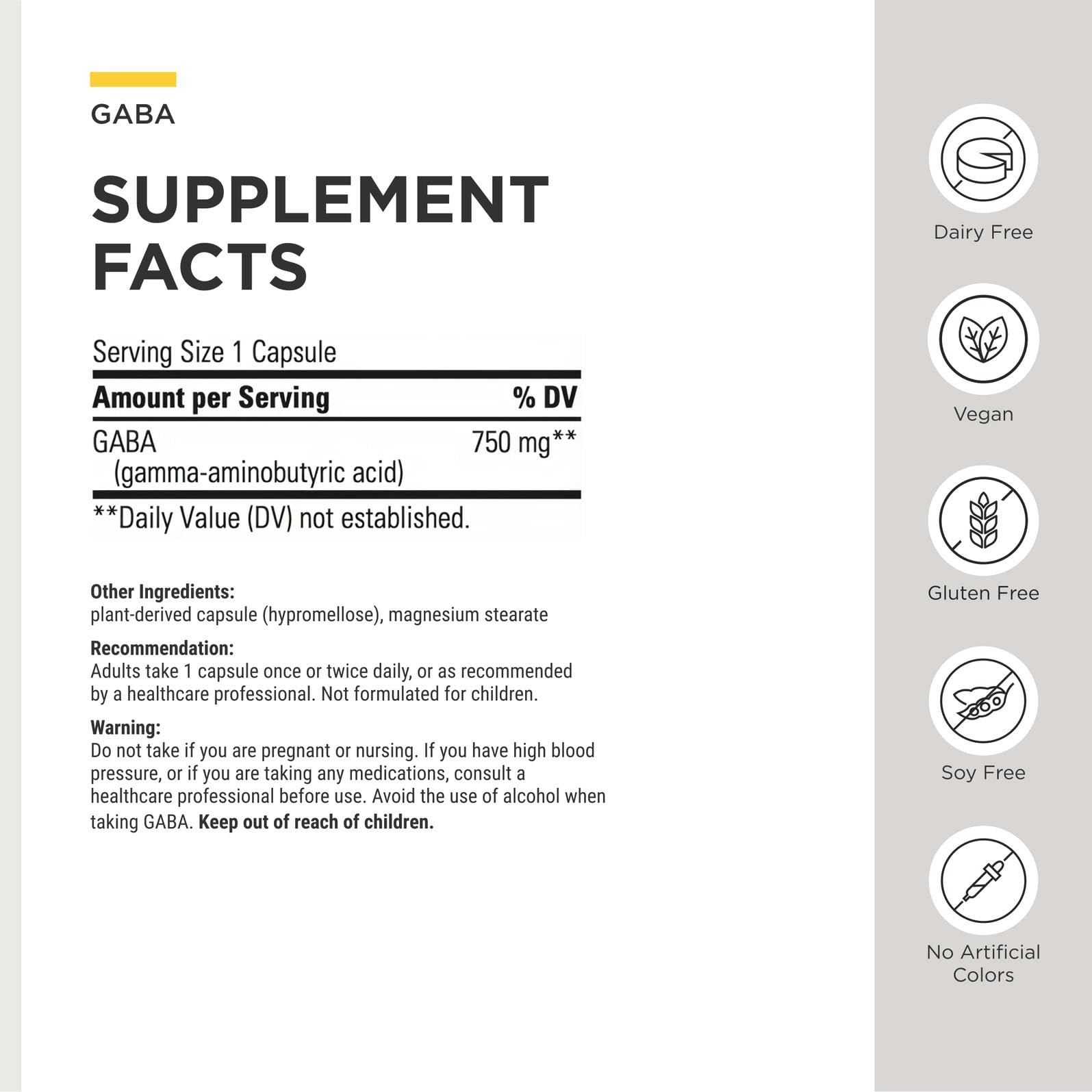 Integrative Therapeutics cápsulas en mano para dosificación y ventaja práctica