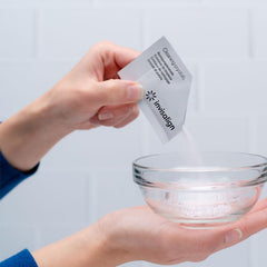 INVISALIGN alineador sumergido en baño de limpieza para higiene y frescura