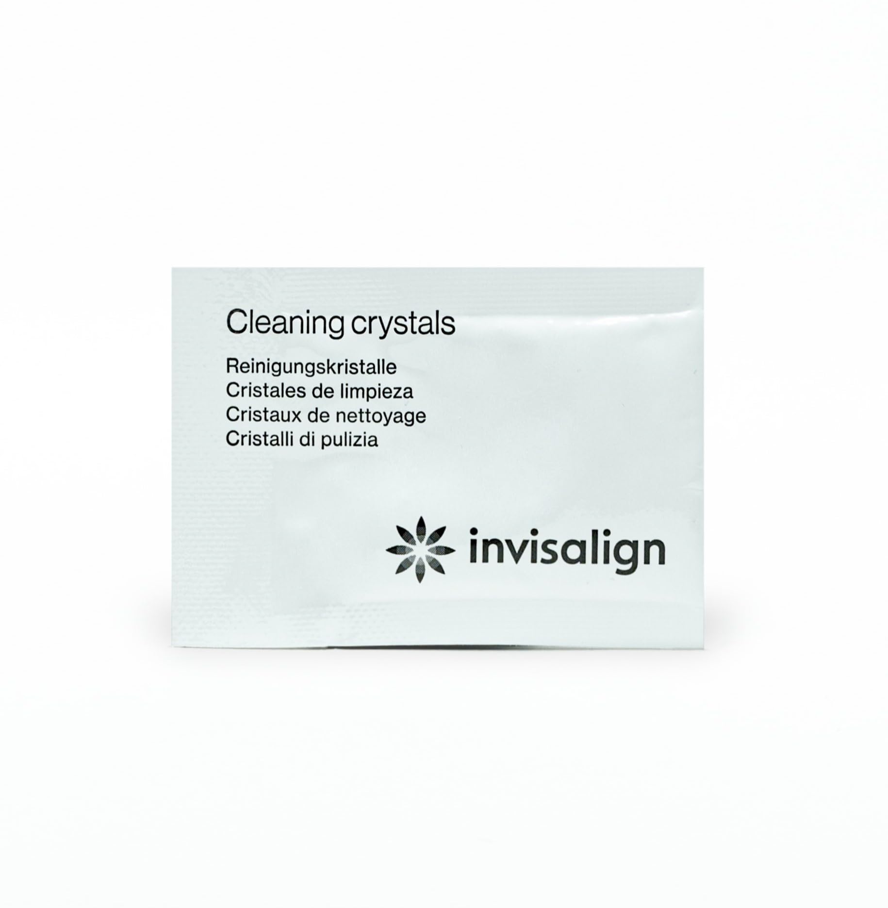 INVISALIGN caja y sobre comparados en tamaño para evaluar cantidad y diseño