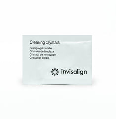 INVISALIGN caja y sobre comparados en tamaño para evaluar cantidad y diseño