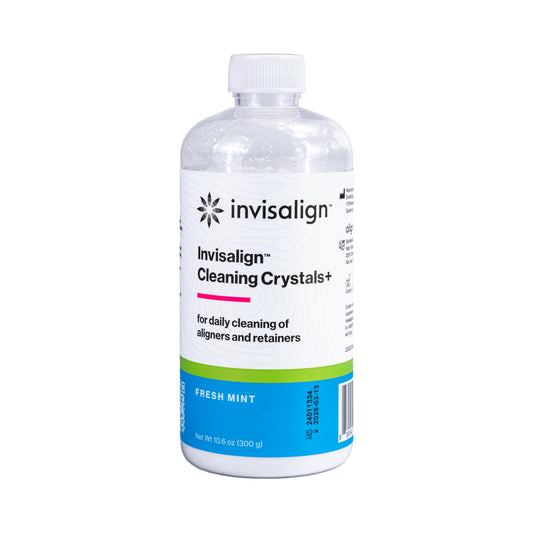 INVISALIGN limpiador en caja frontal mostrando presentación y beneficio de higiene