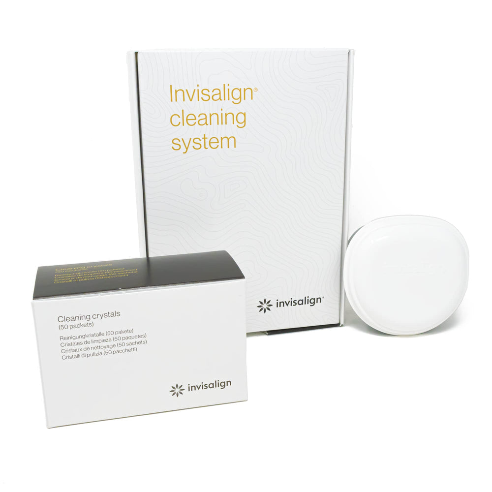 INVISALIGN cubeta frontal mostrando la caja y el uso práctico