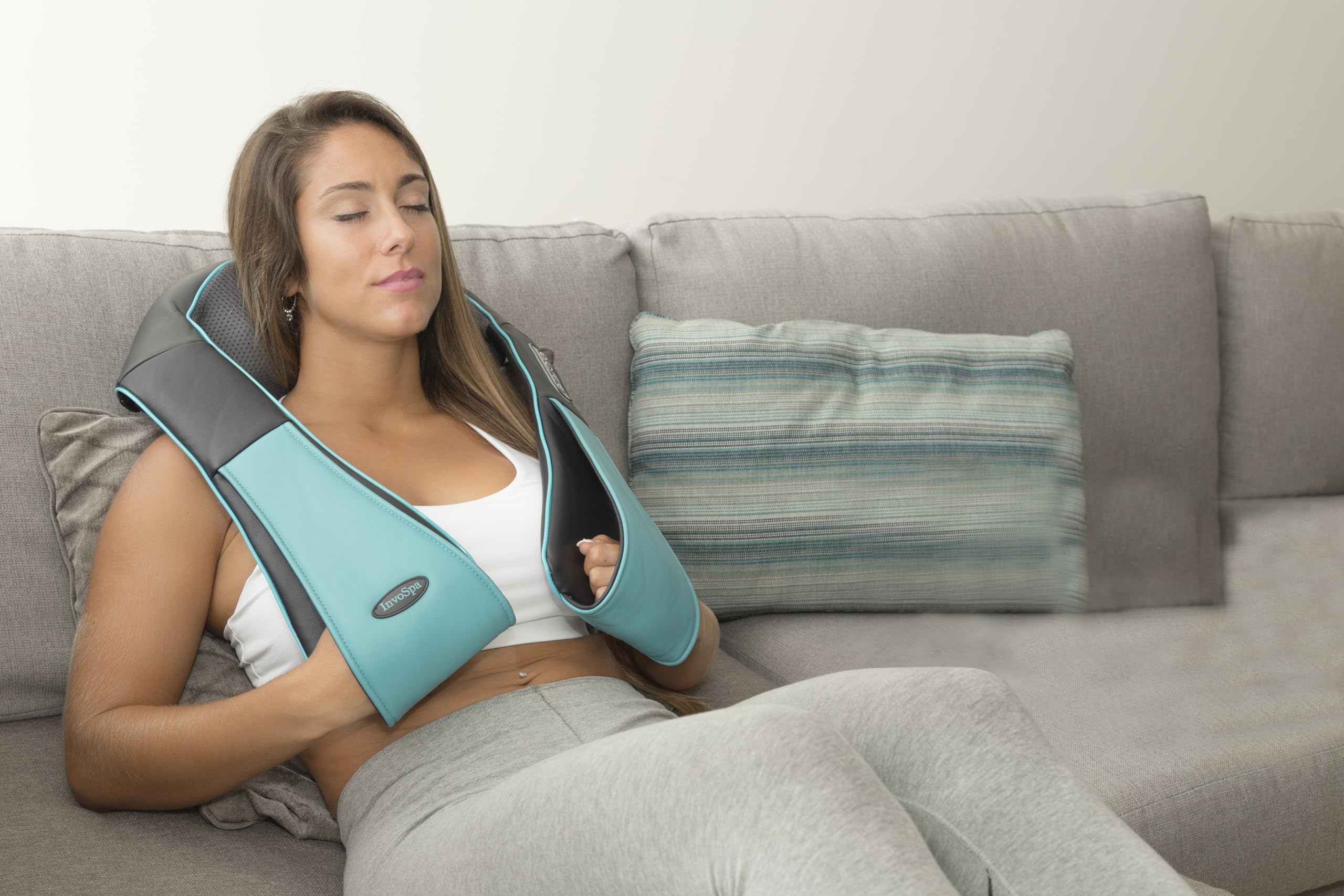 InvoSpa vista lateral mostrando grosor y ergonomía para mejor contacto