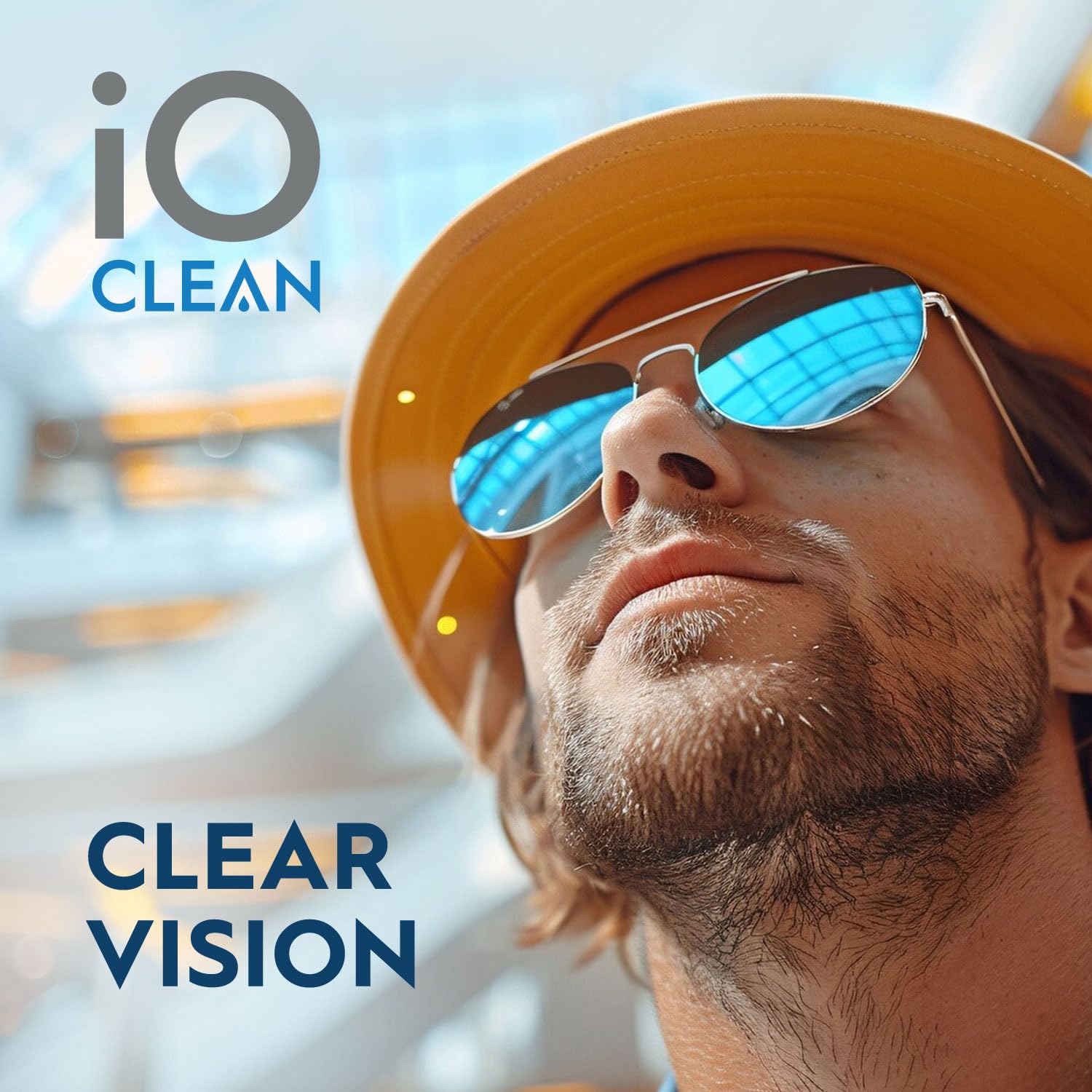 iO CLEAN junto a objetos cotidianos para comparar tamaño y portabilidad