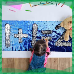 Irenare panel instalado en habitación infantil creando rincón sensorial