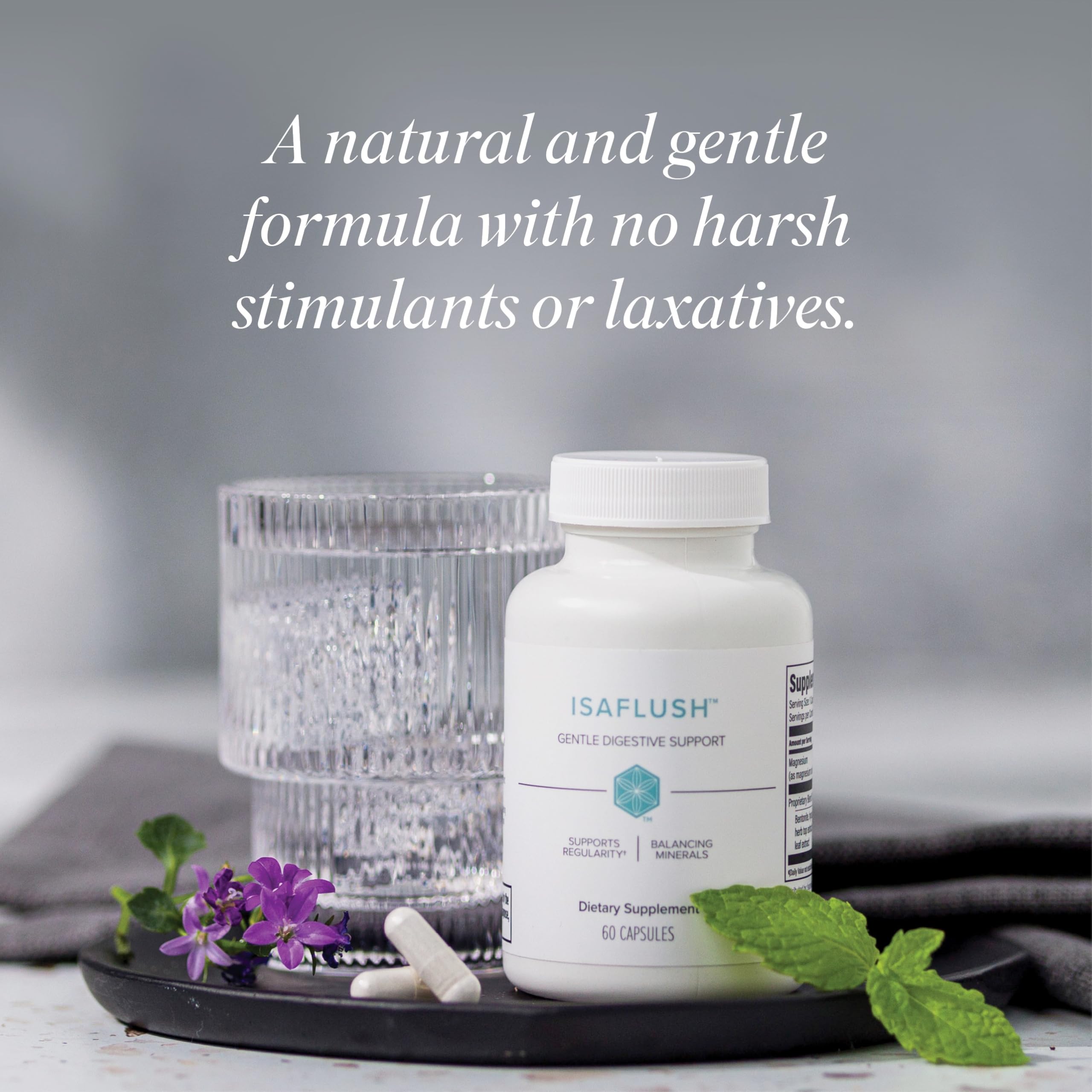 Isagenix IsaFlush comparación de tamaño junto a una regla para escala