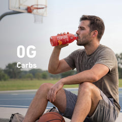 Botella Isopure Alpine Punch sobre banco de gimnasio tras entrenamiento