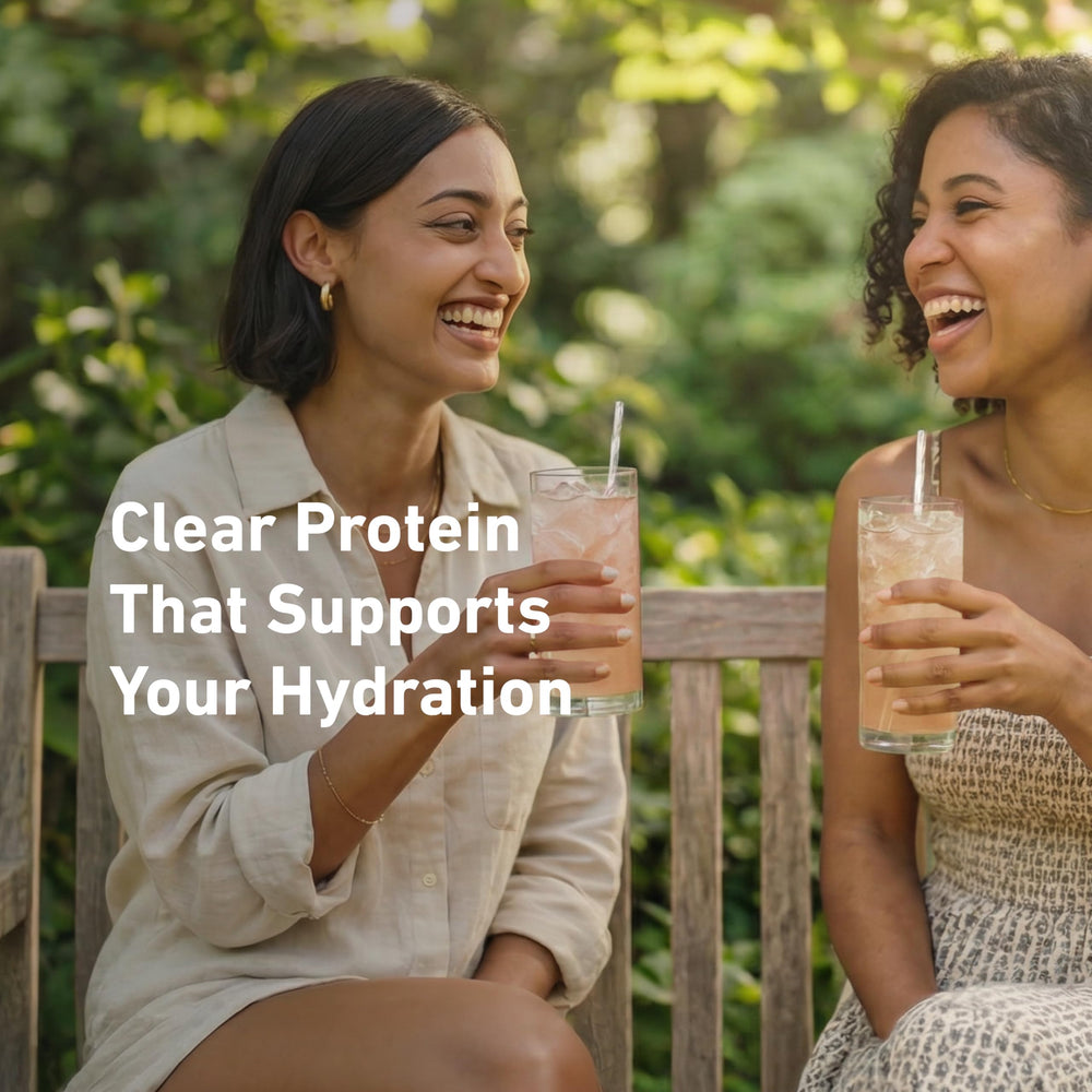 Botella con bebida Isopure en gimnasio mostrando conveniencia postentreno