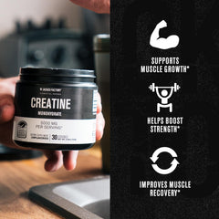 Jacked Factory producto en gimnasio junto a toalla y pesa, apto para rutina intensa